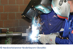 Zusatzqualifikationen für Auszubildende im Metallhandwerk im zweiten Lehrjahr